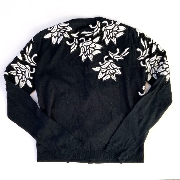 Alice + Olivia Winnie Lace Appliqué Cardigan Size Small Black and White - Picture 10 of 13